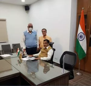 4With Shri Nitin Gadkari ji Honorable Minister - Central Government